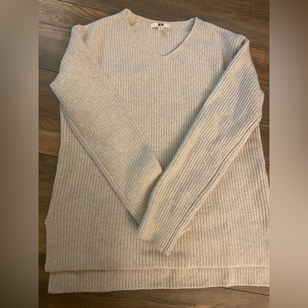 Uniqlo Souffle Yarn Sweater